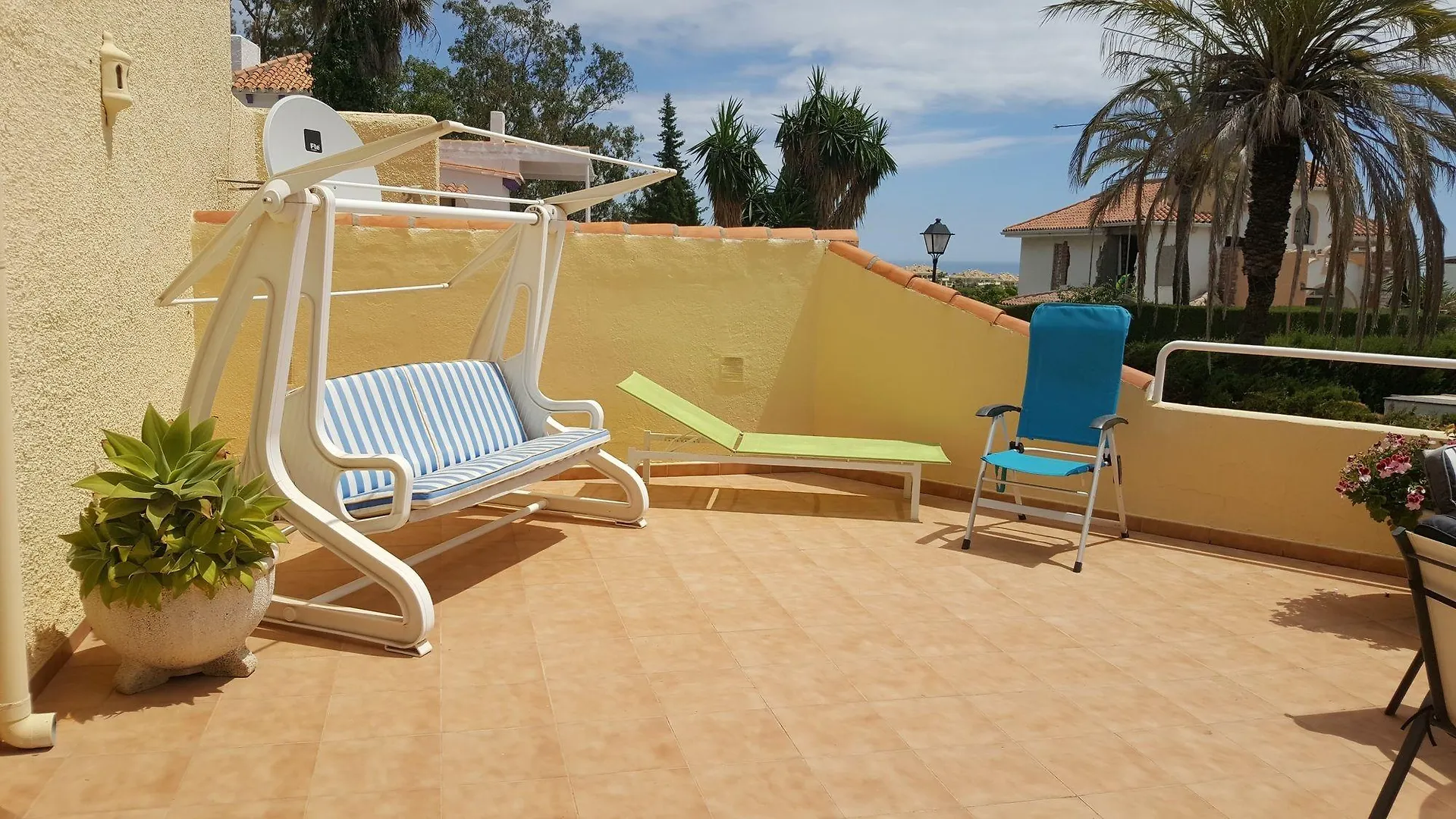Villa Mango With Mountains And Sea Views ile iletişim